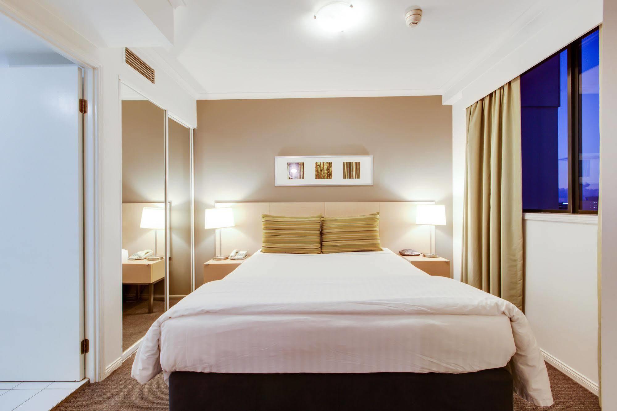 Adina Apartment Hotel Brisbane Exterior photo